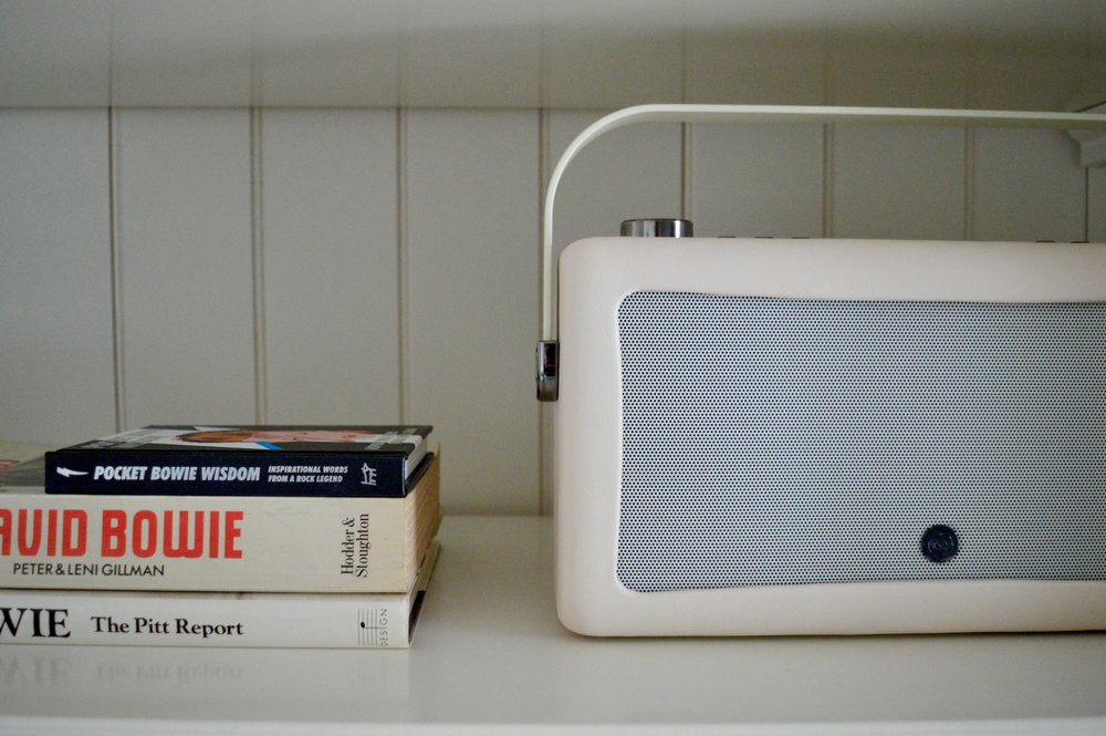 Read more about the article Music Makes You Lose Control. Retro Twisting with My VQ DAB Radios