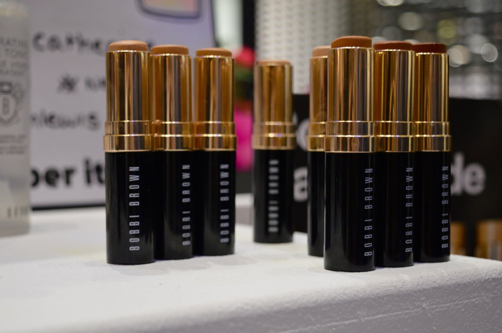 Makeup kit essentials - Lipstick | Beauty | Elle Blonde Luxury Lifestyle Destination Blog