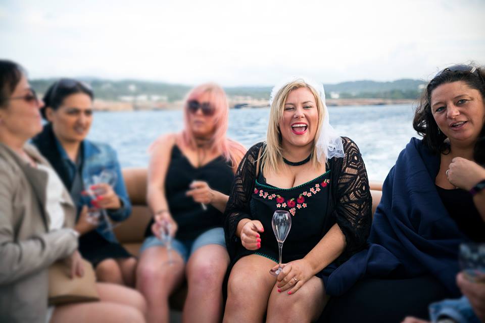 Read more about the article 10 Amazing Tips For Planning The Perfect Hen Party