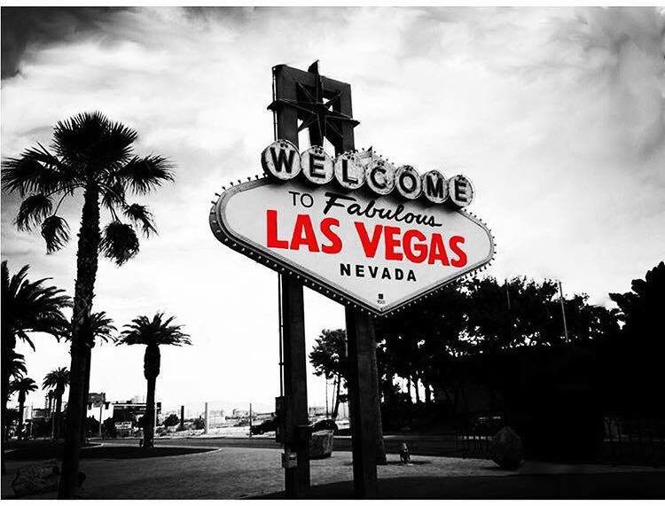 Las Vegas Sign Black Friday Deals | Shopping Discount Voucher Coupon Codes | Elle Blonde Luxury Lifestyle Destination Blog