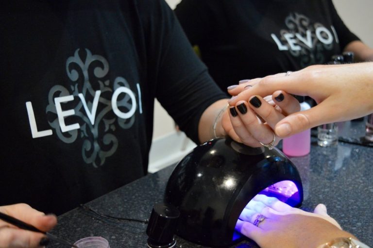 Read more about the article ELLEfluence Blogger Event: Levoi Champagne Nail Bar, Newcastle