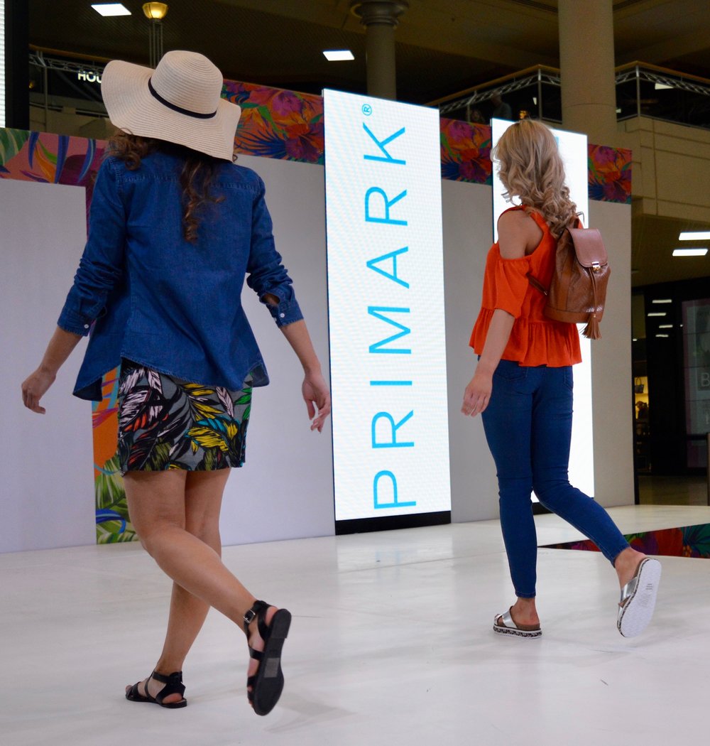 primark_summer_season_collection_intu_metrocenter_fashion_show_summer_event_flamingo_theme_elle_blonde_luxury_lifestyle_blog