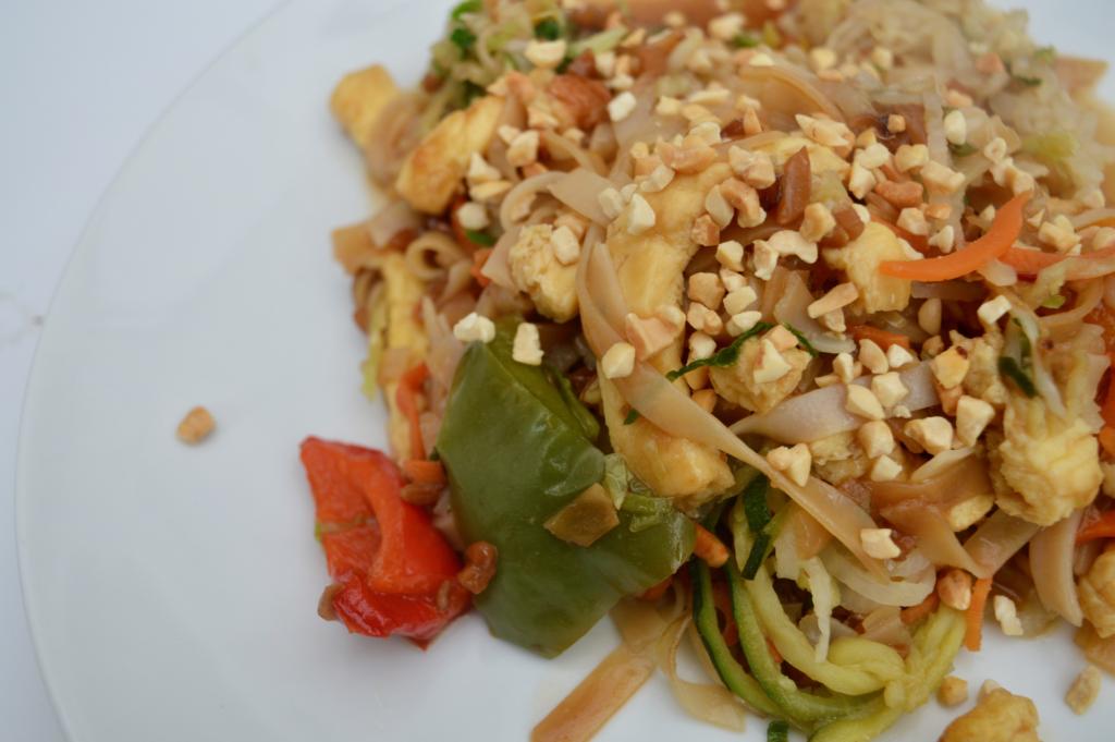 Top 7 Vegan Food To Eat In Bangkok | Pad Thai | Food & Drink | Elle Blonde Luxury Lifestyle Destination Blog