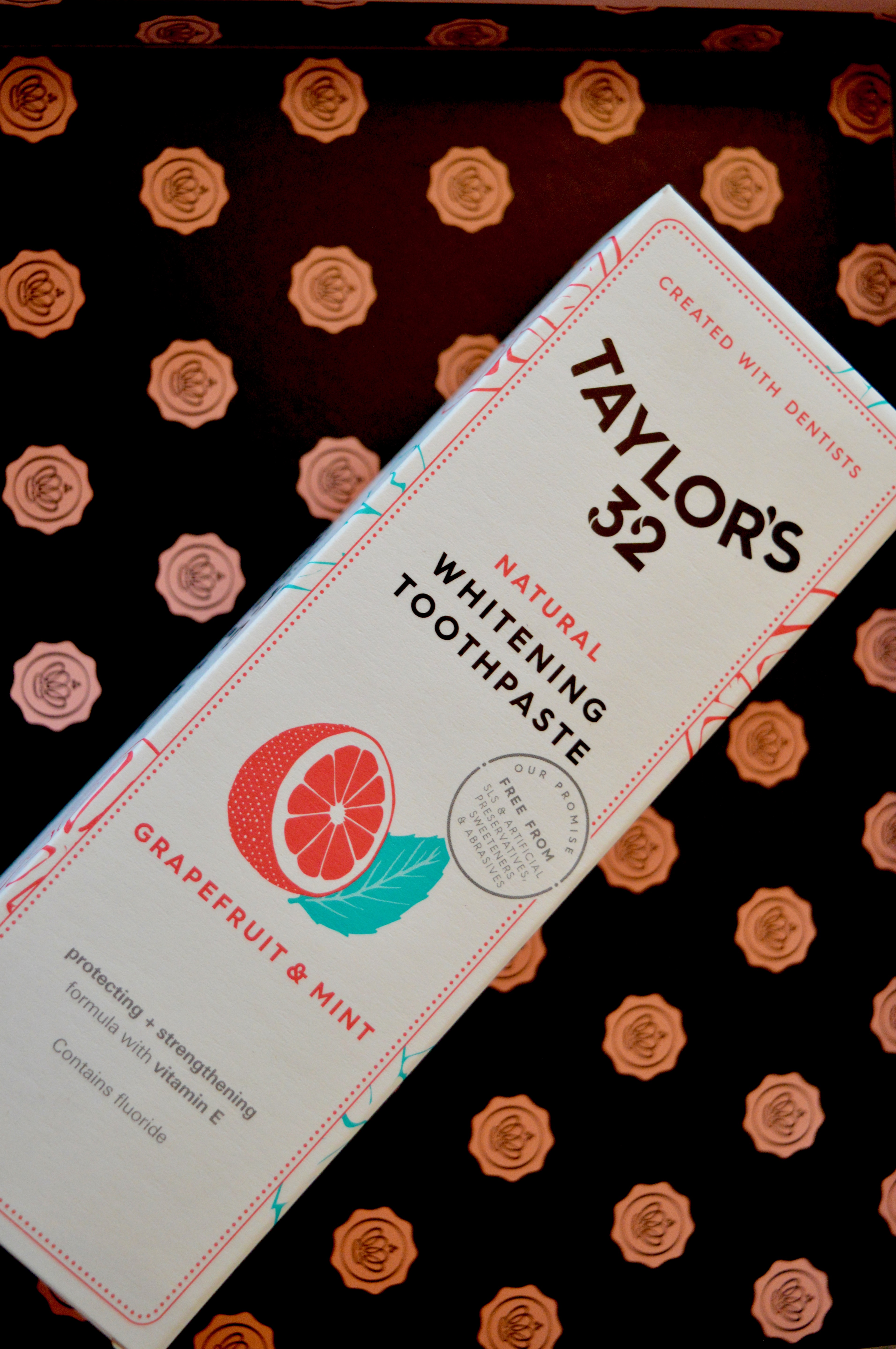 taylors-32-whitening-toothpaste-september-glossybox-beauty-subscription-box-elle-blonde-luxury-lifestyle-destination