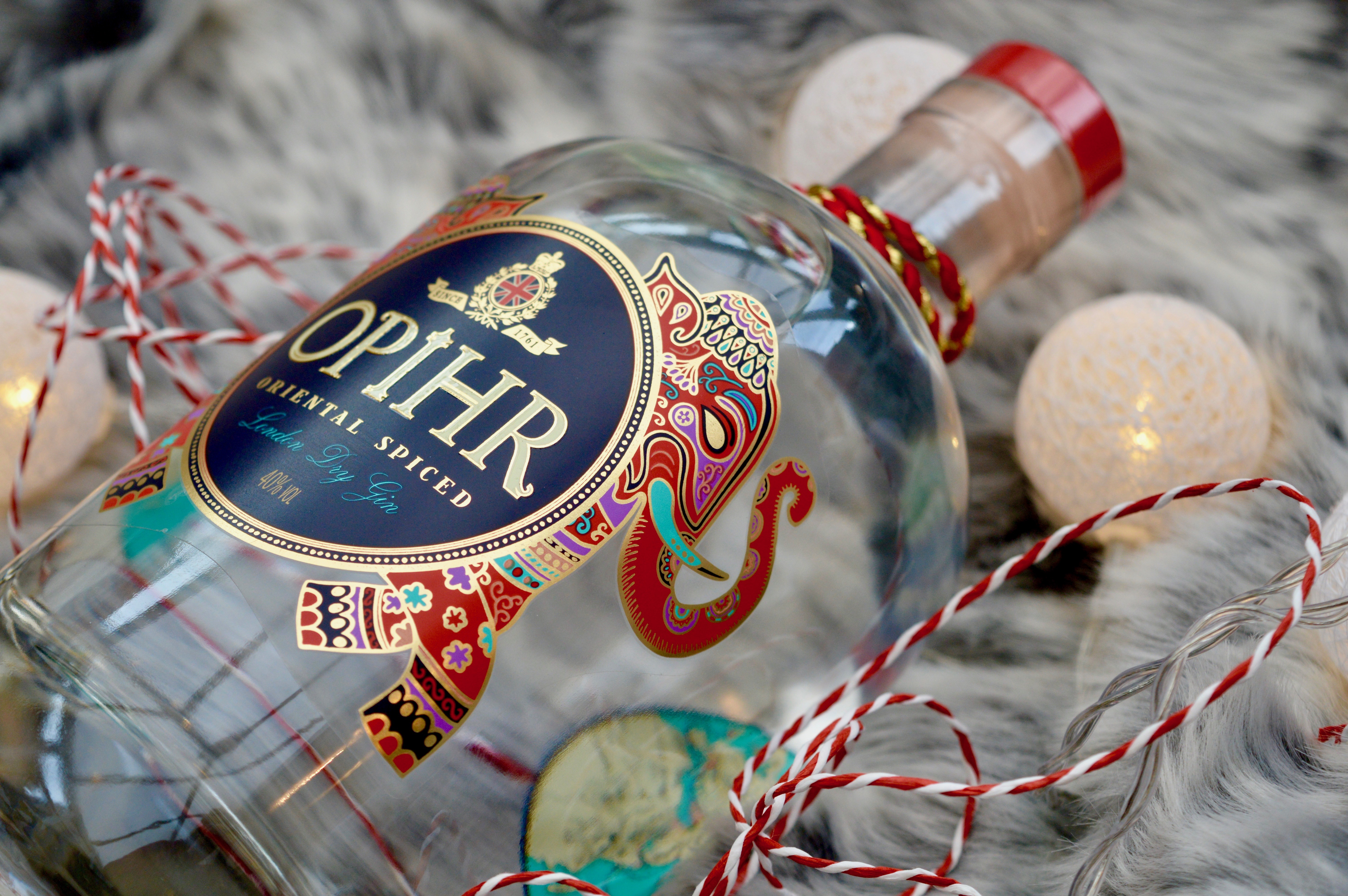 Read more about the article Christmas Gift Guide: 6 Amazing Gifts For An Alcohol Lover