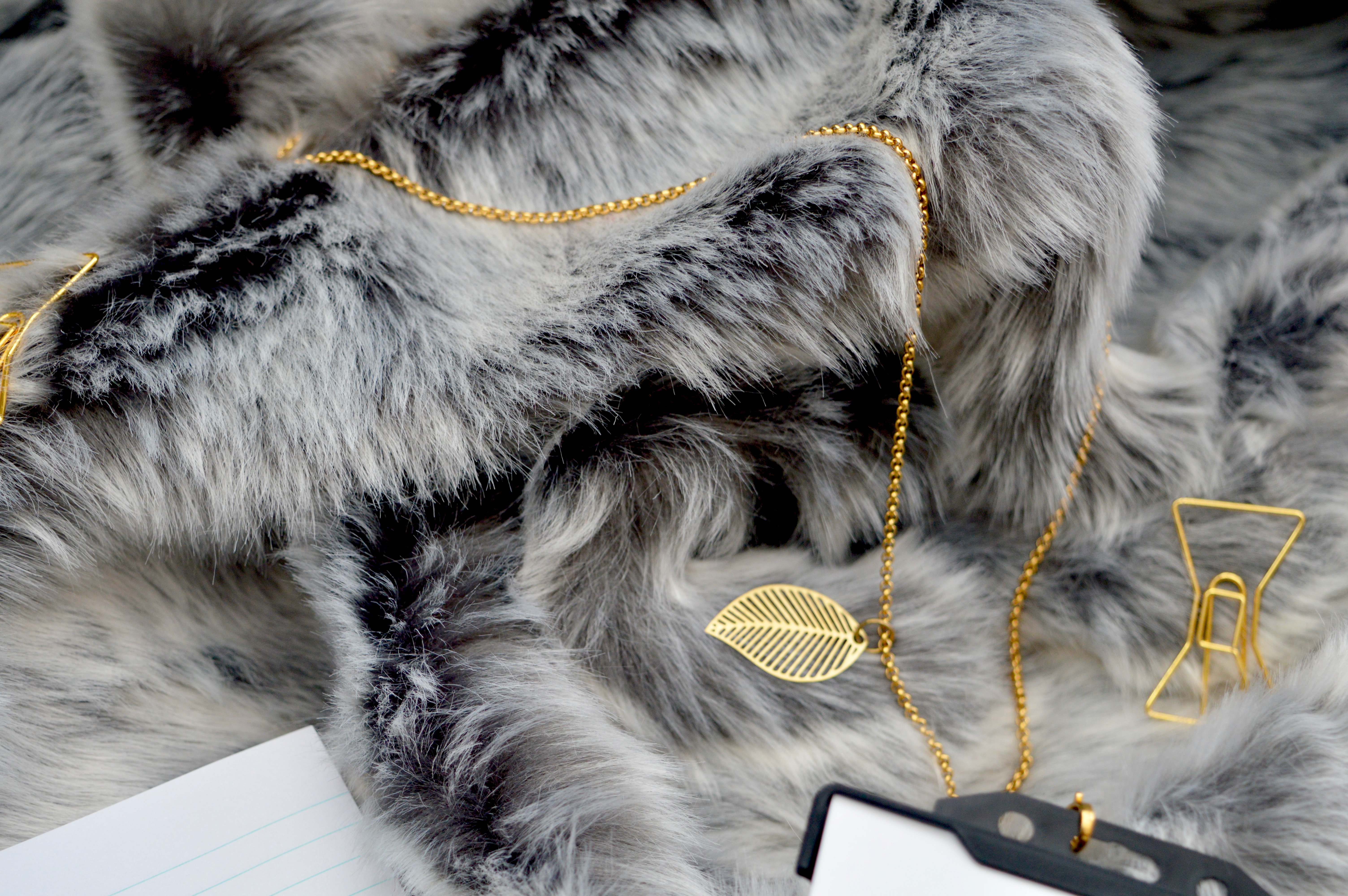 Maisie Jane | Gold Leaf Lanyard | What to buy the person who has everything | Christmas Gift Guide - What to buy your Grandma | Elle Blonde Luxury Lifestyle Destination Blog