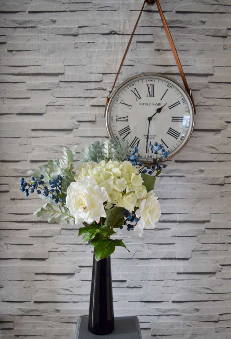 Read more about the article 3 Simple Reasons Faux Floral Bouquets Are Interior Essentials