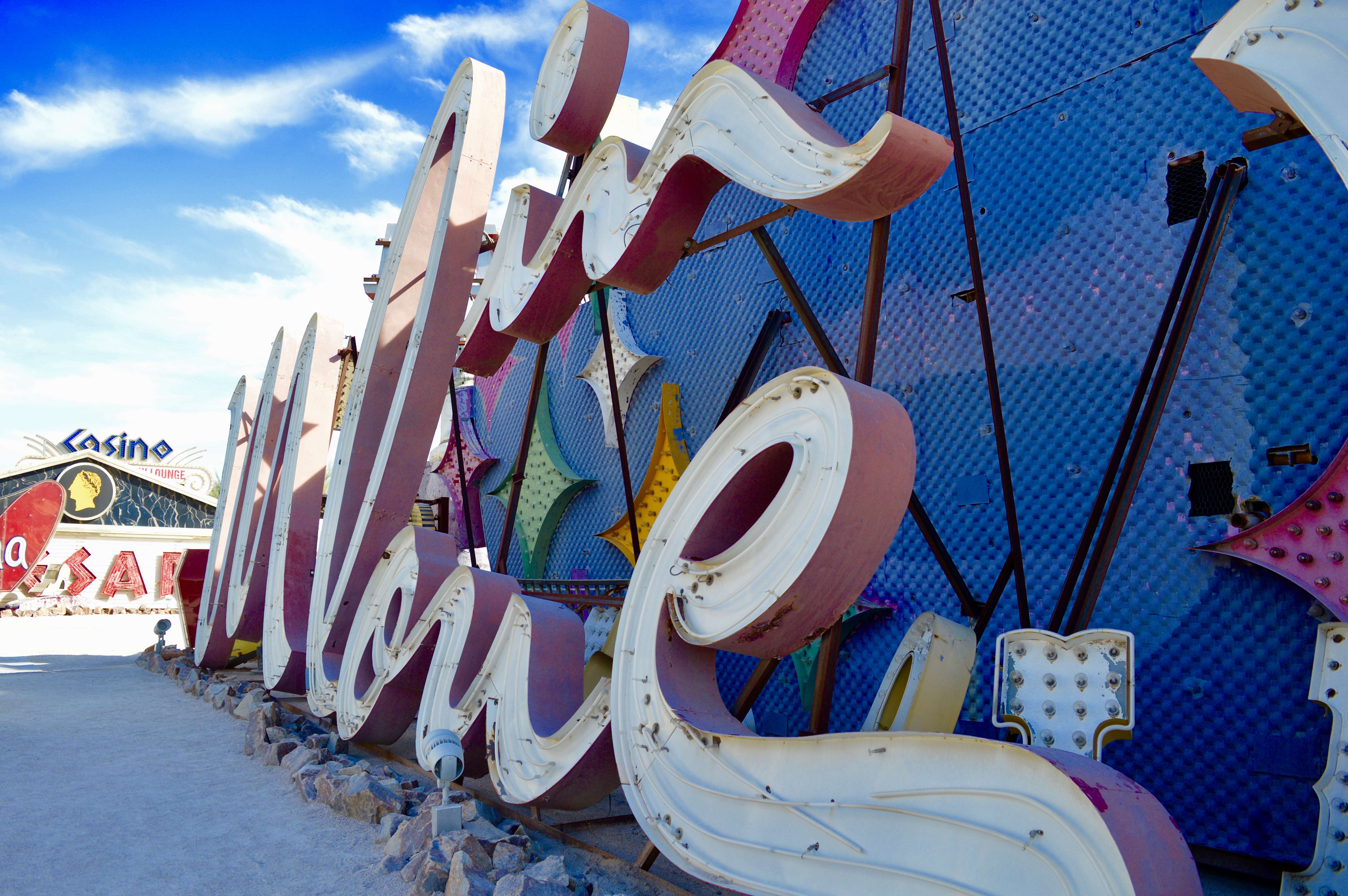 Moulin Rouge | The Neon Boneyard Museum | Las Vegas | What should I do in Las Vegas? | Travel tips for Las Vegas Nevada | Travel Blog | Elle Blonde Luxury Lifestyle Destination Blog