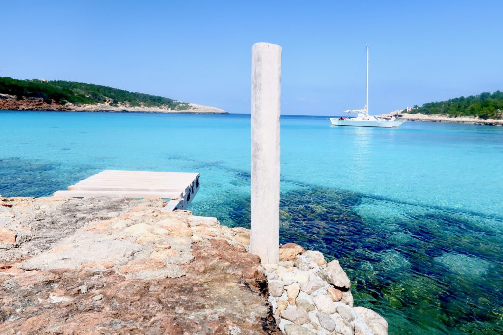 Wanderlust - where can I relax in Ibiza? Portinatx is a gorgeous town in the north of Ibiza and perfect for grabbing Instagram grid images of envy | Travel tips | Elle Blonde Luxury Lifestyle Destination Blog