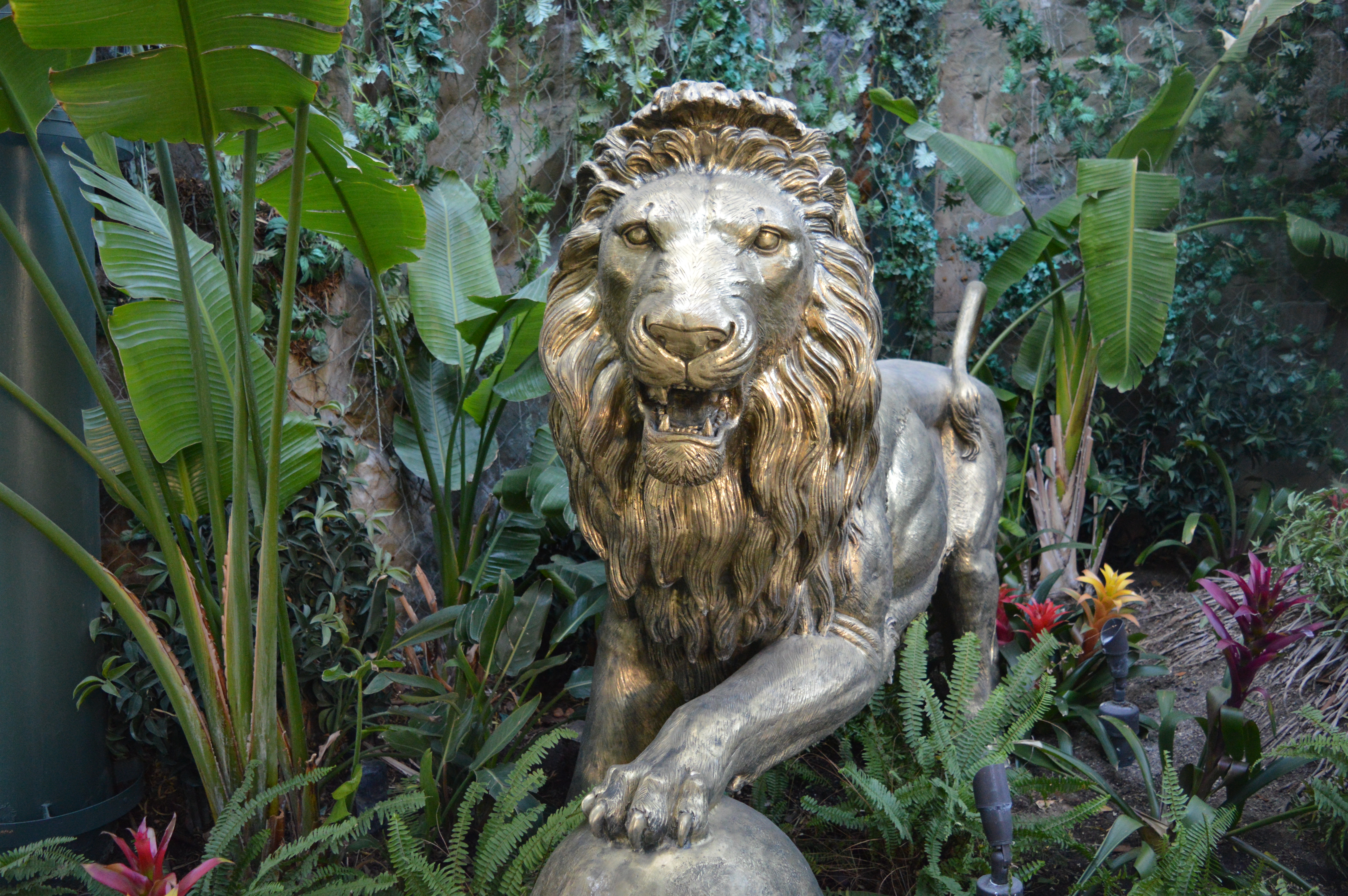 Read more about the article 3 Amazing Reasons To Visit Siegfried & Roy’s Secret Garden