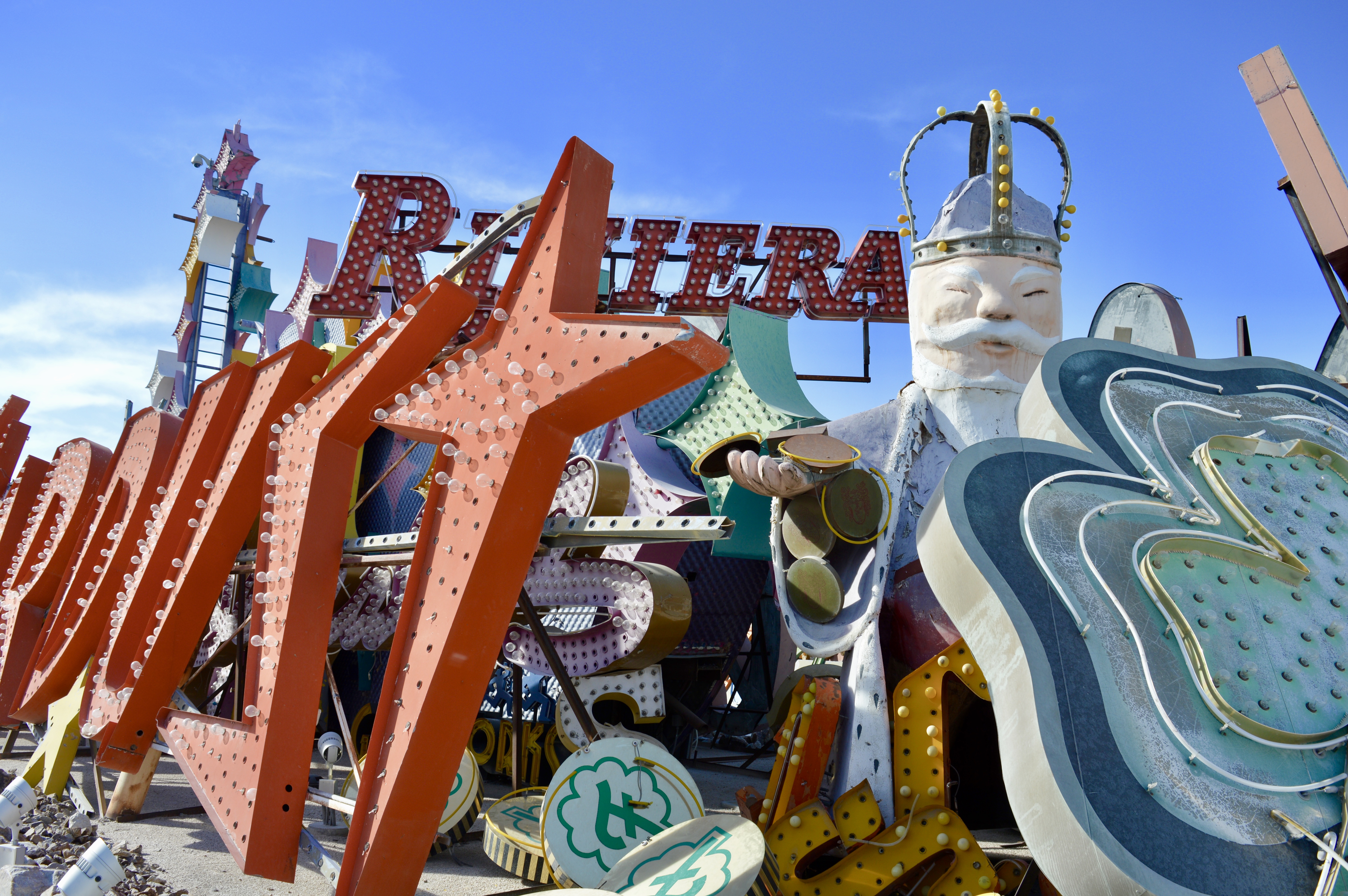 The Riviera | The Neon Boneyard Museum | Las Vegas | What should I do in Las Vegas? | Travel tips for Las Vegas Nevada | Travel Blog | Elle Blonde Luxury Lifestyle Destination Blog