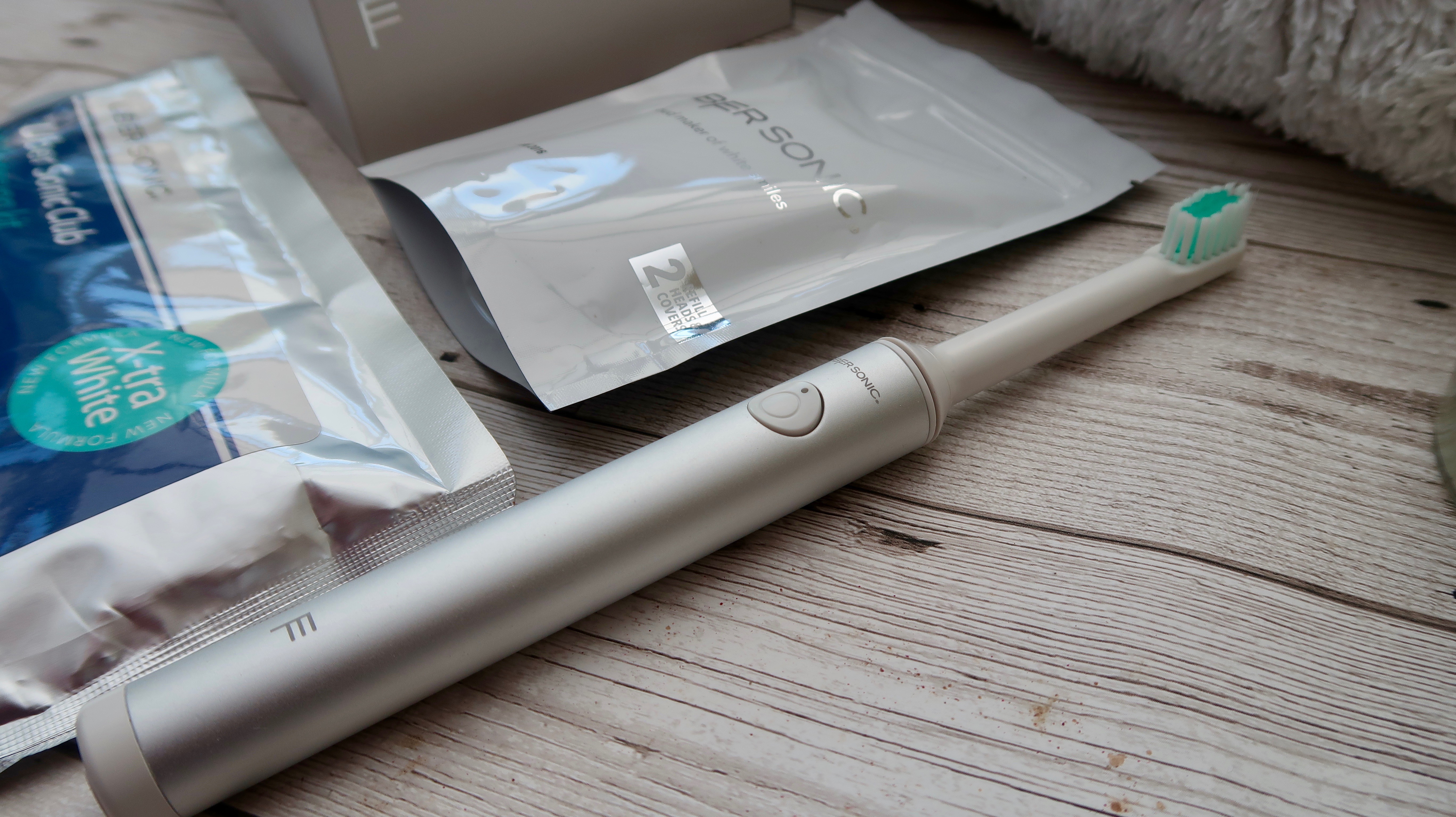 Uber Sonic Toothbrush Review | Tooth care subscription service | Elle Blonde Luxury Lifestyle Destination Blog