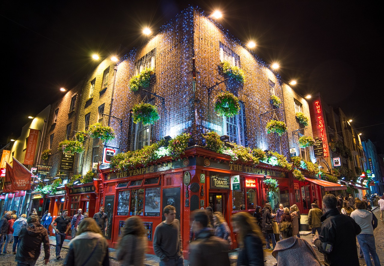 Temple Bar | What's to see and do in Dublin on a Hen or Stag party? Last Night of Freedom check out the coolest bars | Travel Guide | Ireland | Elle Blonde Luxury Lifestyle Destination Blog