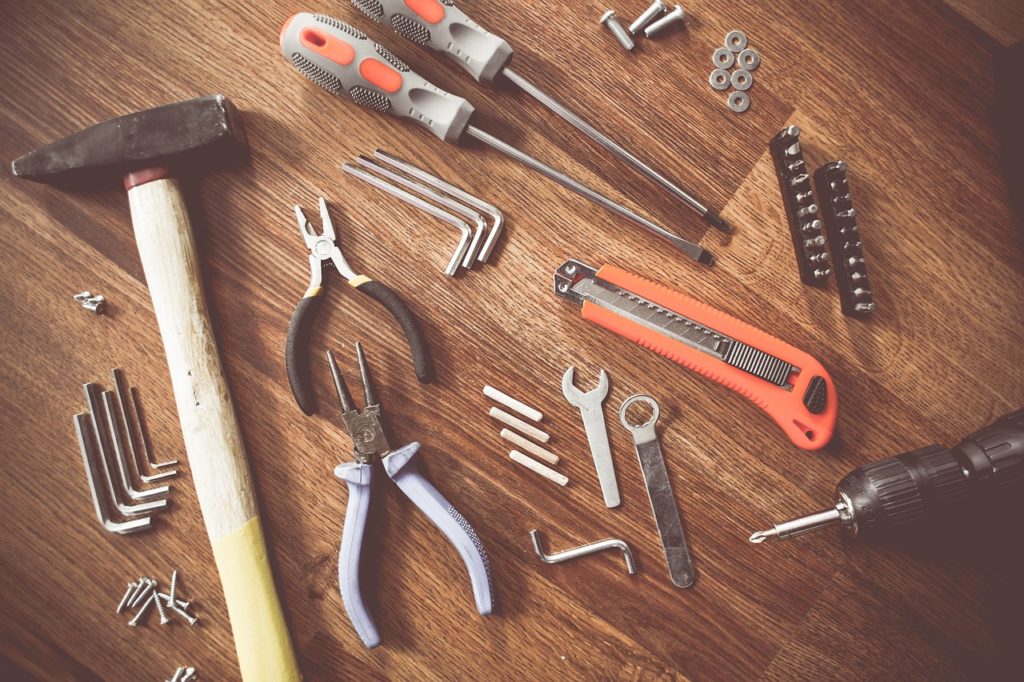 What should you have in your toolkit when doing DIY at home? | Elle Blonde Luxury Lifestyle Destination Blog
