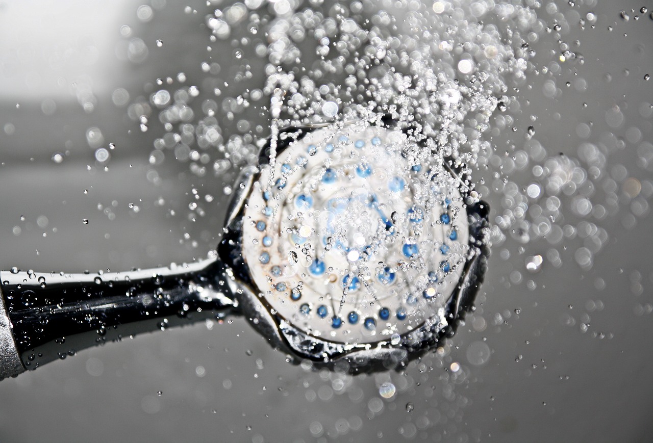 5 Easy Ways To Know If Rainwater Is Safe For You To Shower In 1