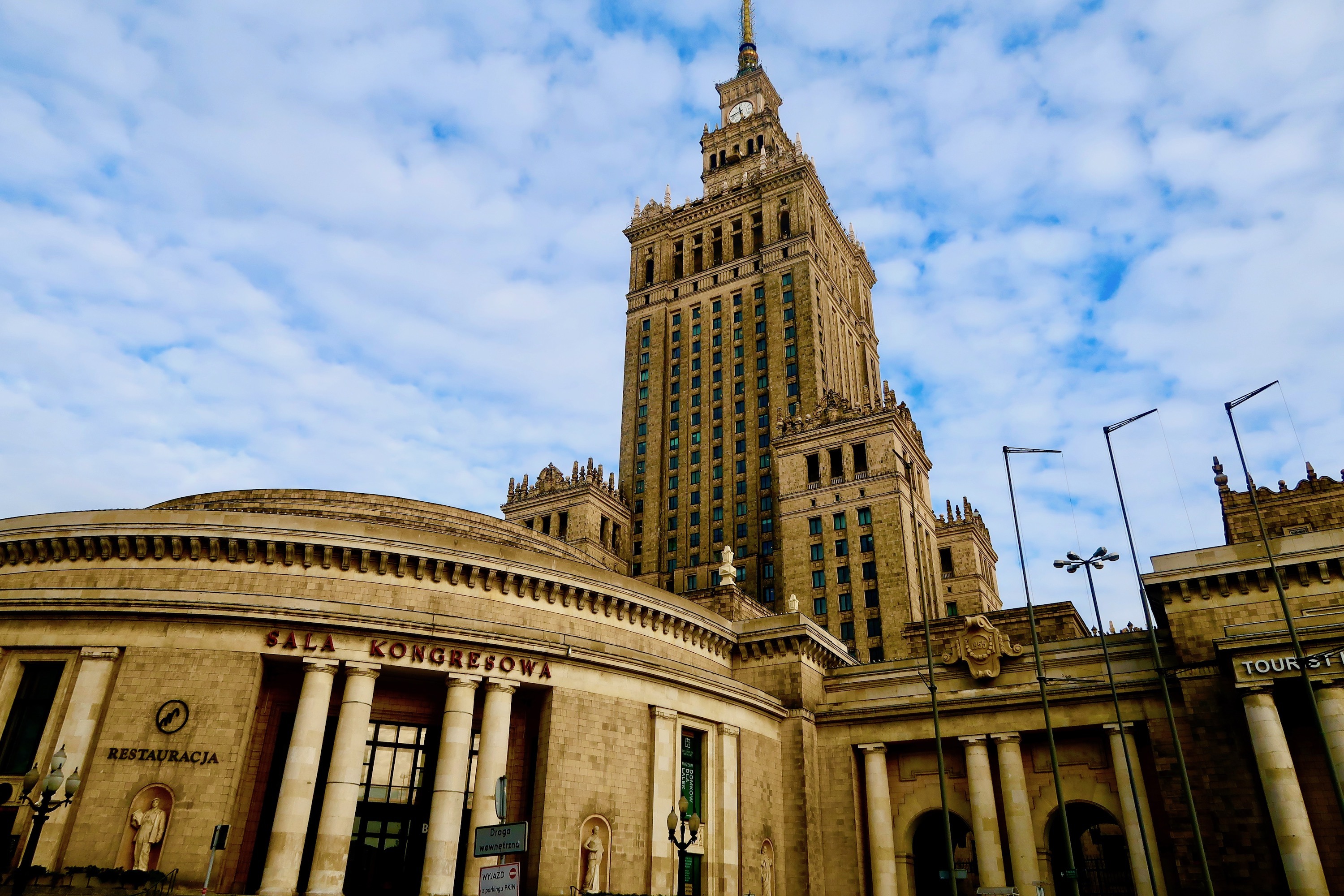 tour guide warsaw poland