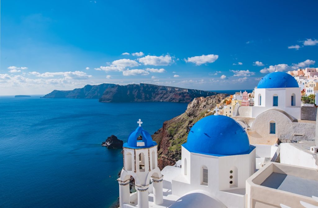Guest Post: Why Santorini Is One Of The Best 10 Holiday Destinations 2