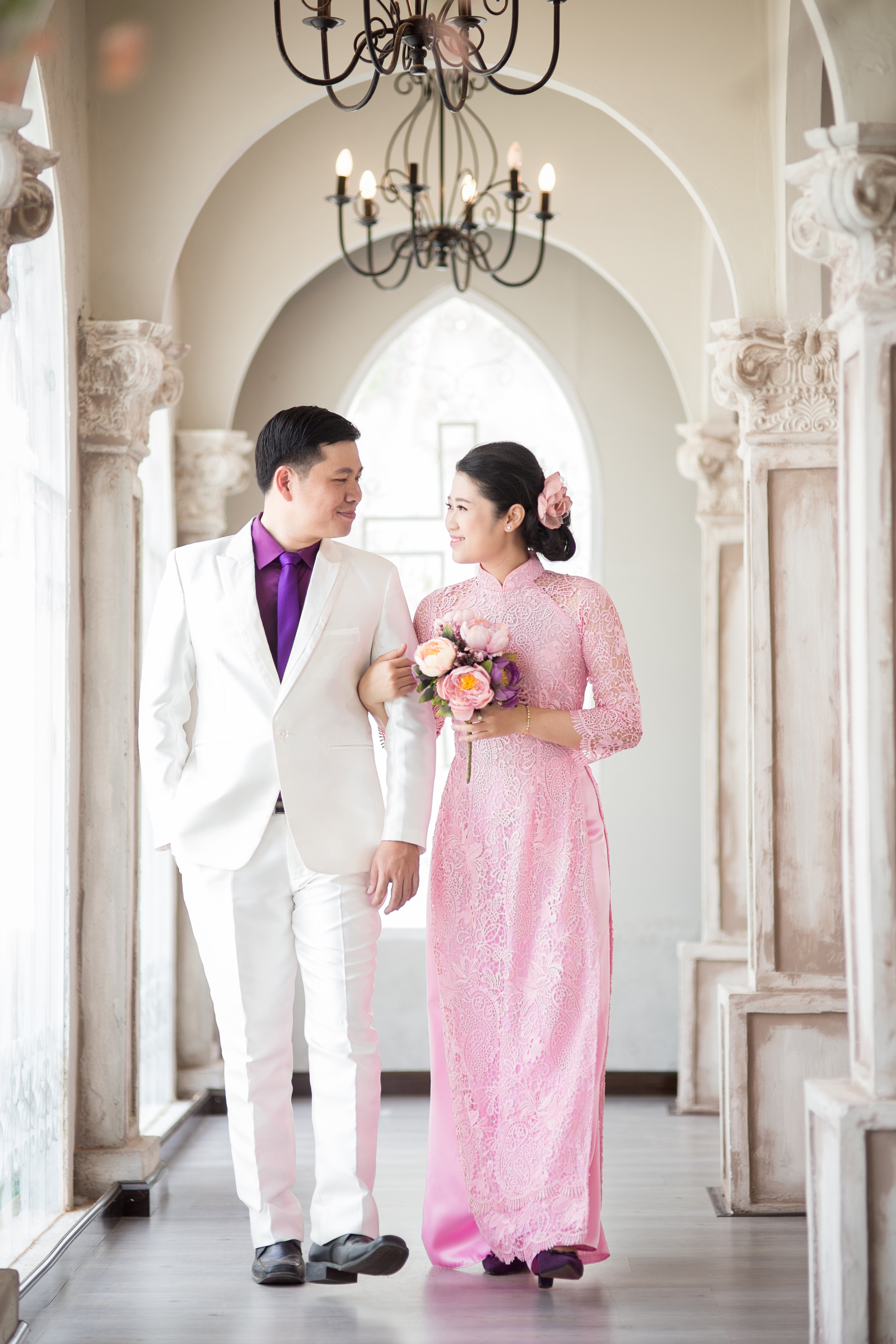 3 Amazing Wedding Cultures: What to Wear and How They Differ 5
