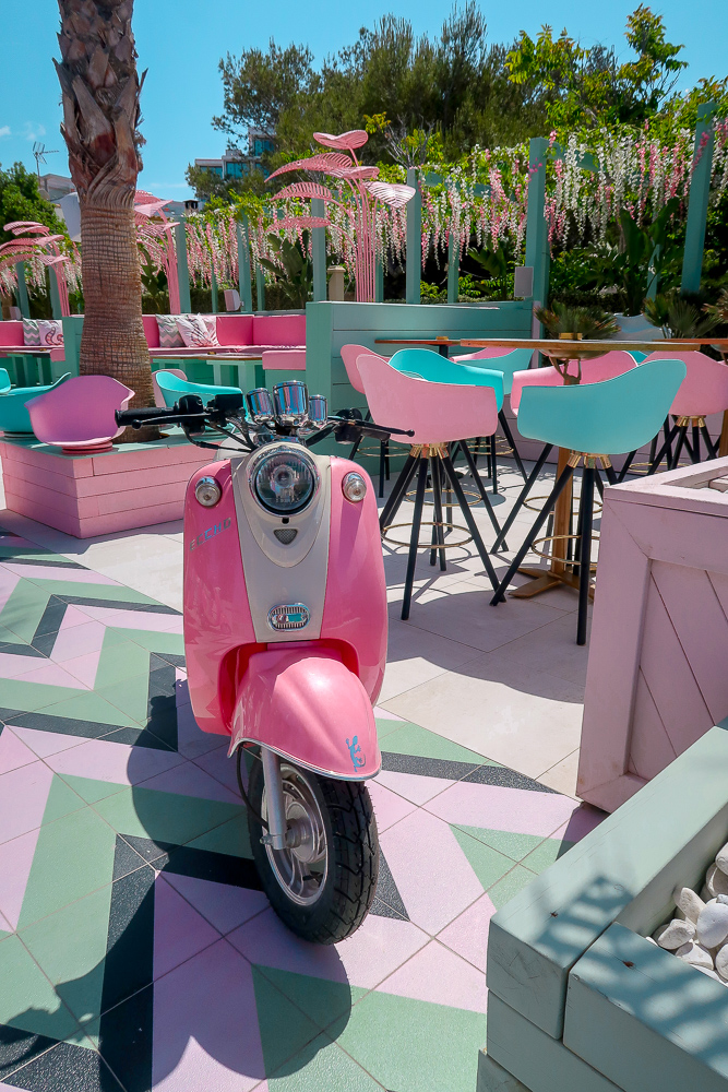 Wi-Ki-Woo Hotel | Where's good to eat in San Antonio Ibiza, restaurant and food guide | Travel Tips | Elle Blonde Luxury Lifestyle Destination Blog