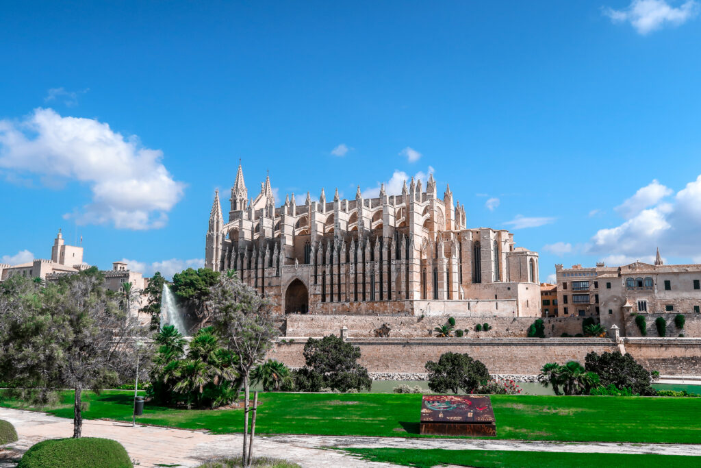 Palma Cathedral | How to spend 6 hours in Palma Mallorca | Travel Guide | Elle Blonde Luxury Lifestyle Destination Blog