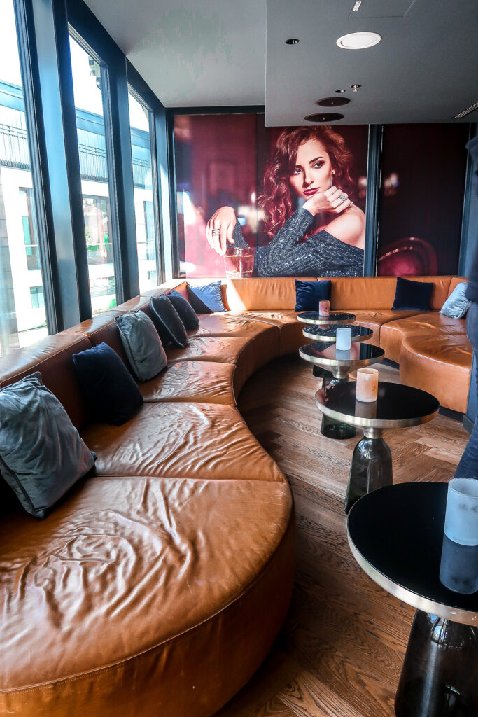 Bar | Jaz in the City Hotel | What to do when visiting Stuttgart for the first time | Germany travel guide | Elle Blonde Luxury Lifestyle Destination Blog