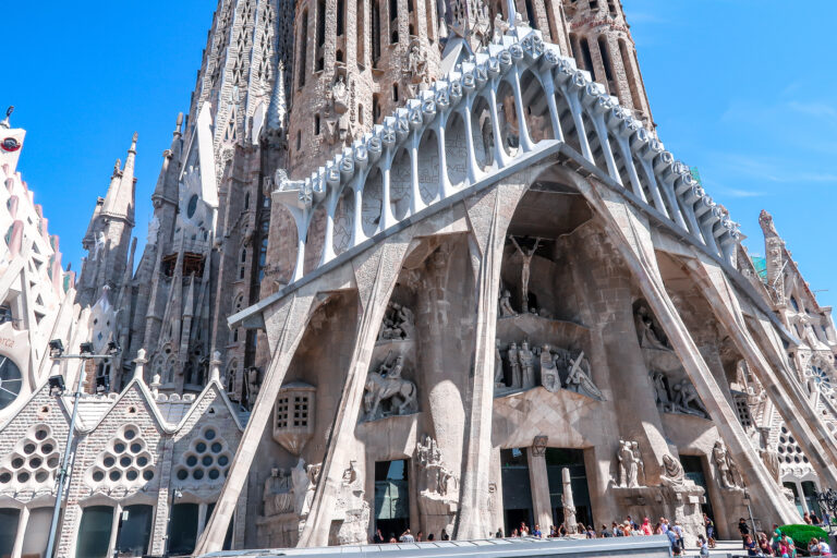 Read more about the article How To Spend An Awesome 12 Hours In Barcelona