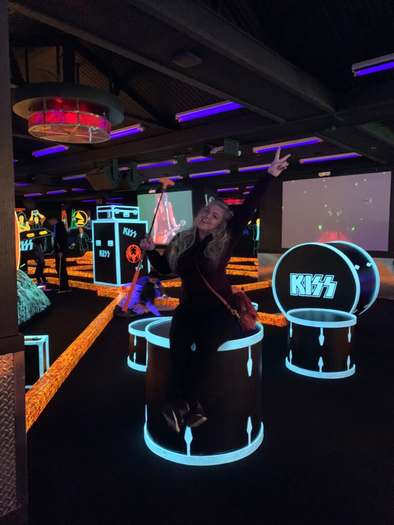 Kiss Mini Golf at Rio | 7 Night Itinerary for Las Vegas | If you're looking to plan things to do in Vegas here's what we got up to on our 6th visit | Travel Tips | Elle Blonde Luxury Lifestyle Destination Blog