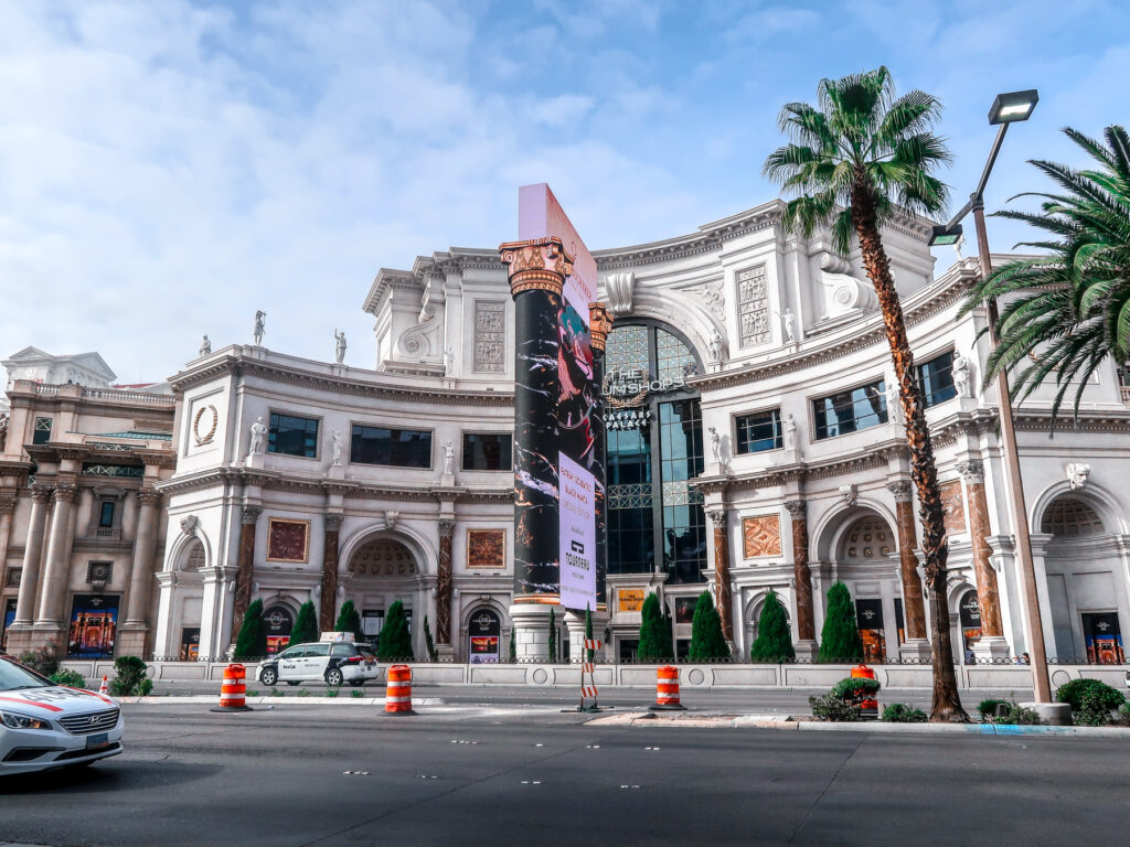 Caesars Las Vegas | 7 Night Itinerary for Las Vegas | If you're looking to plan things to do in Vegas here's what we got up to on our 6th visit | Travel Tips | Elle Blonde Luxury Lifestyle Destination Blog