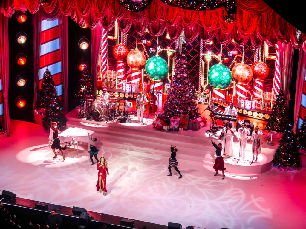 Mariah Carey Christmas Show | 7 Night Itinerary for Las Vegas | If you're looking to plan things to do in Vegas here's what we got up to on our 6th visit | Travel Tips | Elle Blonde Luxury Lifestyle Destination Blog