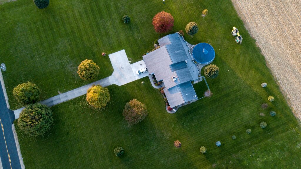 3 Reasons why you need roofers from a reliable roofing company | Home interiors | Elle Blonde Luxury Lifestyle Destination Blog