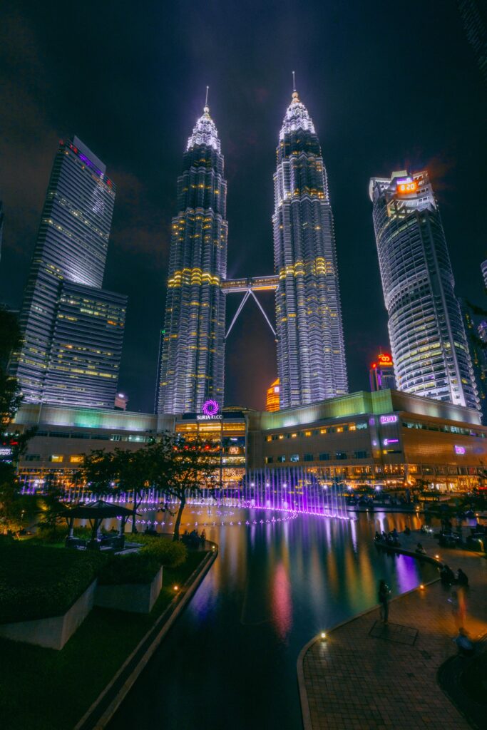 Twin Towers | Visiting Malaysia | 6 Things to do when visiting the South East Asian Country | Travel Guide | Elle Blonde Luxury Lifestyle Destination Blog