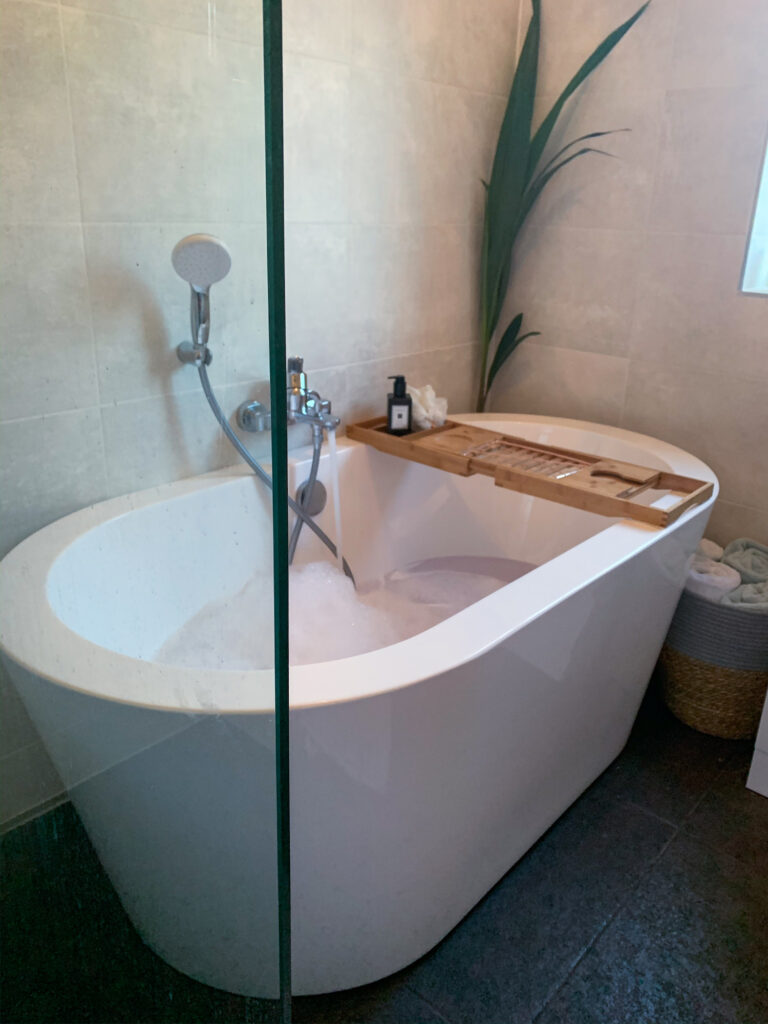 How to create a luxury hotel like bathroom on a budget in a small space | Bathroom Renovation | Elle Blonde Luxury Lifestyle Destination Blog