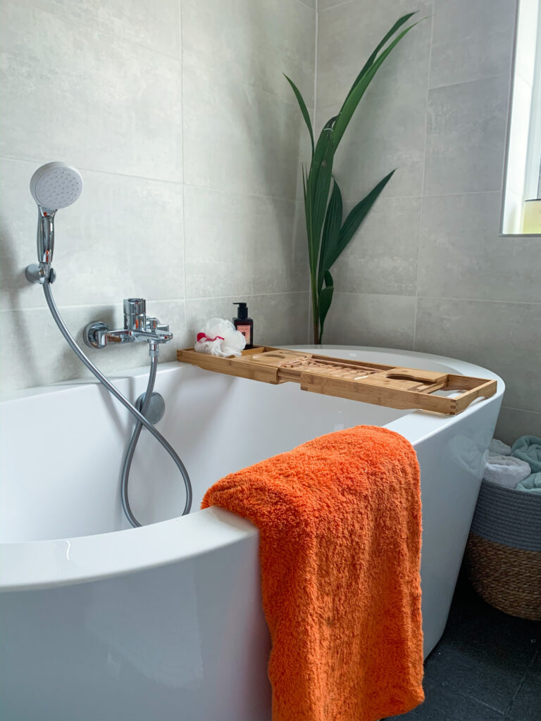 How to create a luxury hotel like bathroom in a small space | Bathroom Renovation | Elle Blonde Luxury Lifestyle Destination Blog