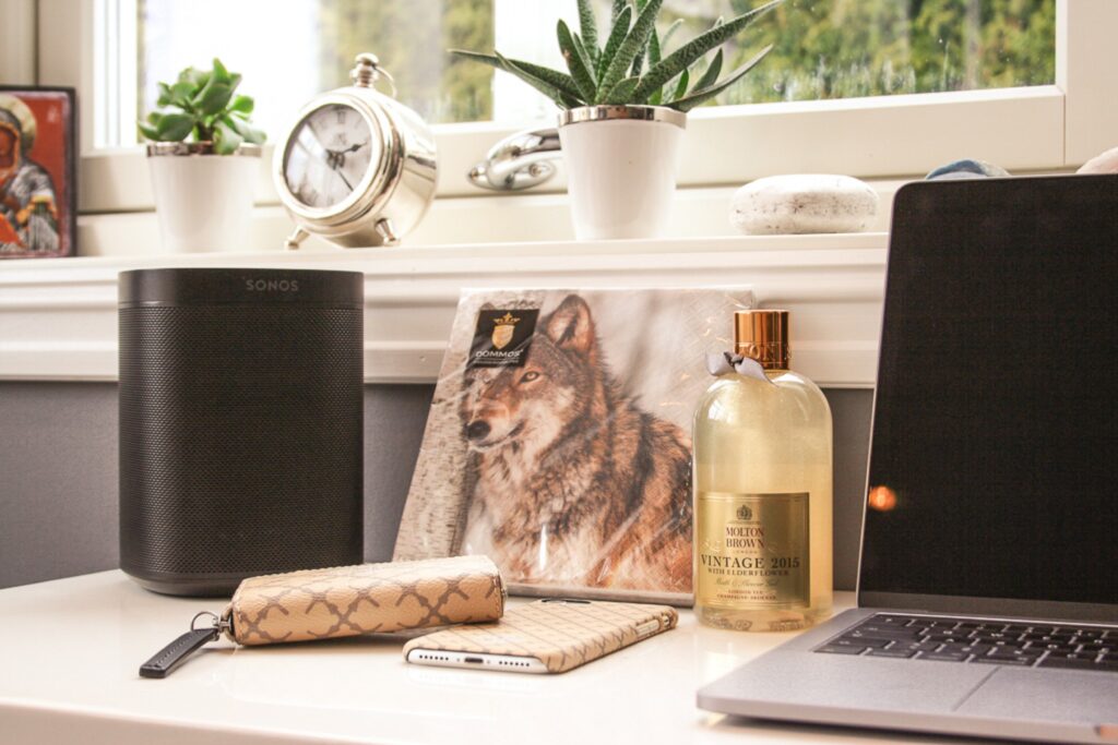 9 Tips For Working at Home During Coronavirus for Maximum Productivity | Business Tips | Elle Blonde Luxury Lifestyle Destination Blog