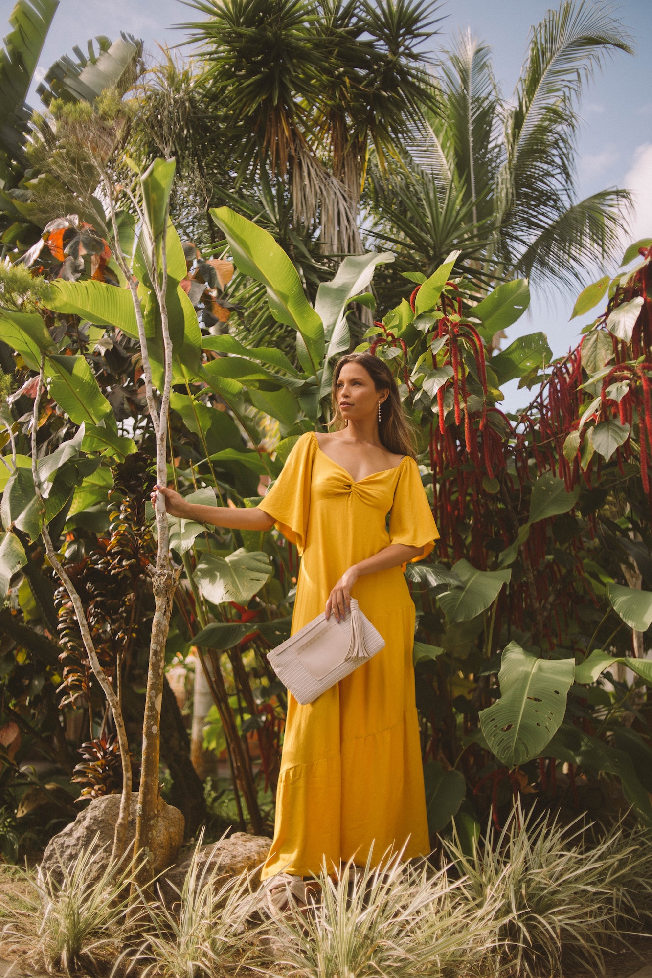Read more about the article The Ultimate Guide to Resort Wear: Trends, Tips, and Essentials for Your Next Getaway