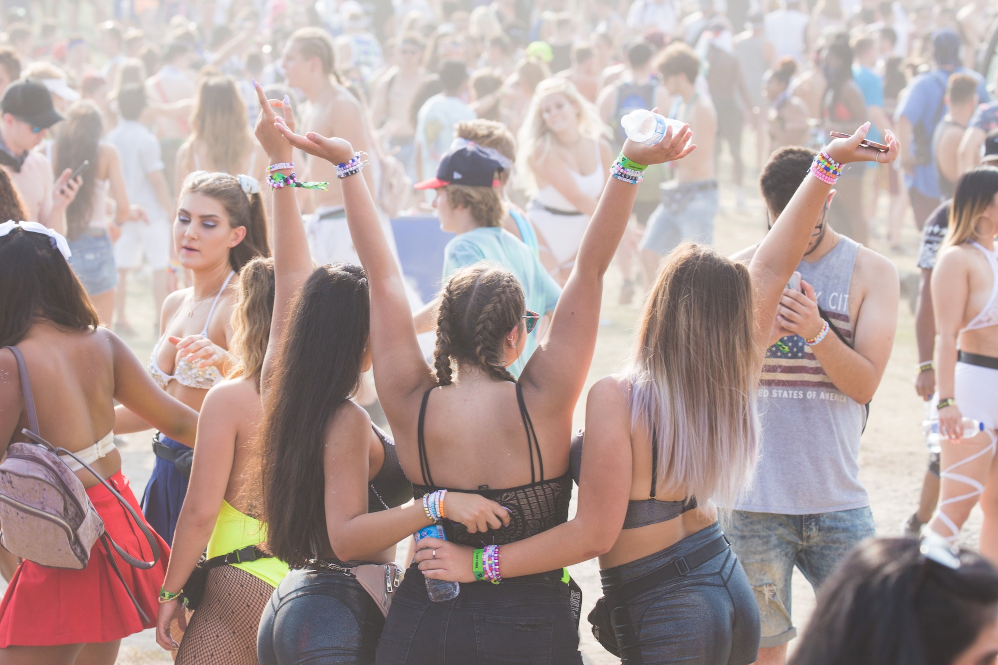 Read more about the article How Perspirex Can Help You At Festivals This Summer