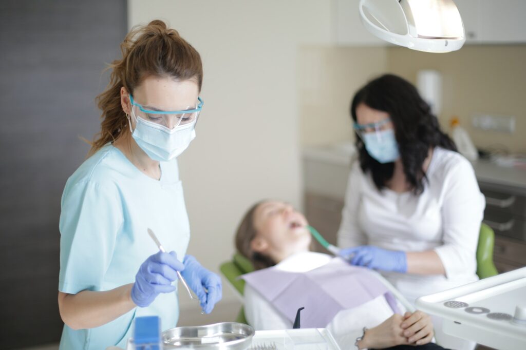  Visiting The Dentist | 4 Tips For Better Oral Hygiene For A Beautiful Smile | Beauty & Health Tips | Elle Blonde Luxury Lifestyle Destination Blog