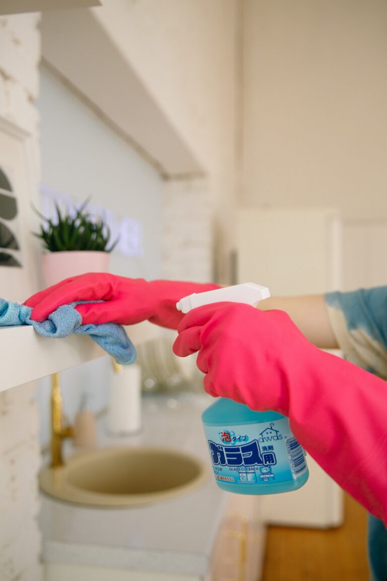 Read more about the article The 6 Benefits of Hiring a Home Cleaning Company