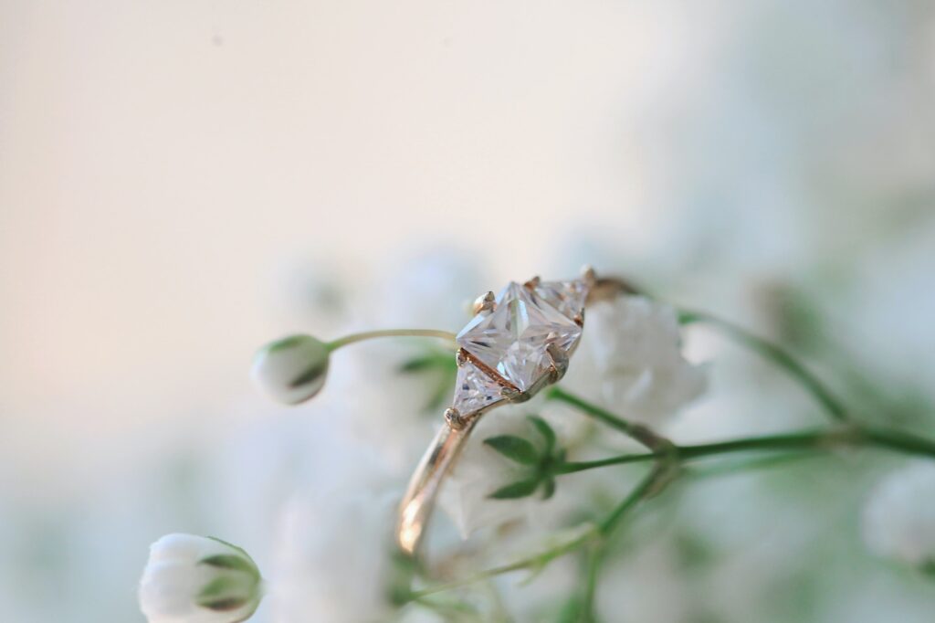 How to take photos of diamond engagement rings | Photography & Business Tips | Elle Blonde Luxury Lifestyle Destination Blog