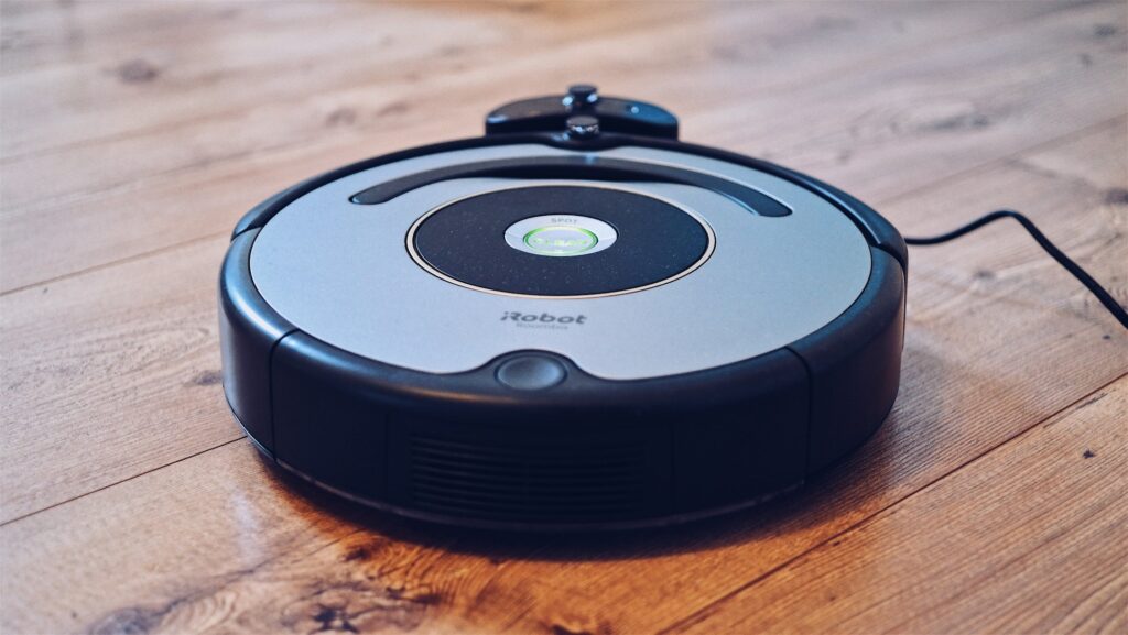 The best cleaning robot, automatic vacuum on the marked | Home Interiors | Elle Blonde Luxury Lifestyle Destination Blog