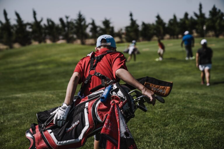 Read more about the article 7 Things To Know When You Start Playing Golf