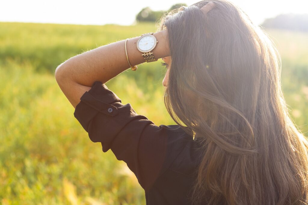 5 Sassy Tips for Choosing Stylish and Elegant Women's Accessories 2 Top Things to Consider When Buying Pre-Owned Jewellery | Elle Blonde Luxury Lifestyle Destination Blog