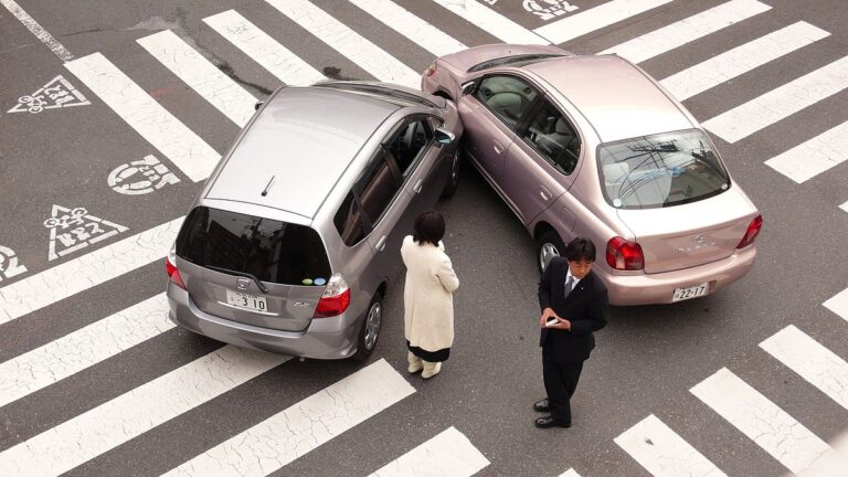 Read more about the article 4 Ways Rear-End Crashes Occur and How You Can Avoid One