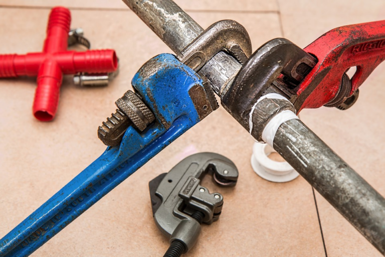 Read more about the article 5 Important Tools You Need For DIY Home Improvement Projects