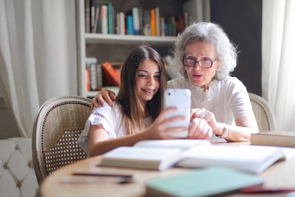6 Simple Tips That Will Help Convince Your Parents to Live in a Senior Care Home | Health | Elle Blonde Luxury Lifestyle Destination Blog