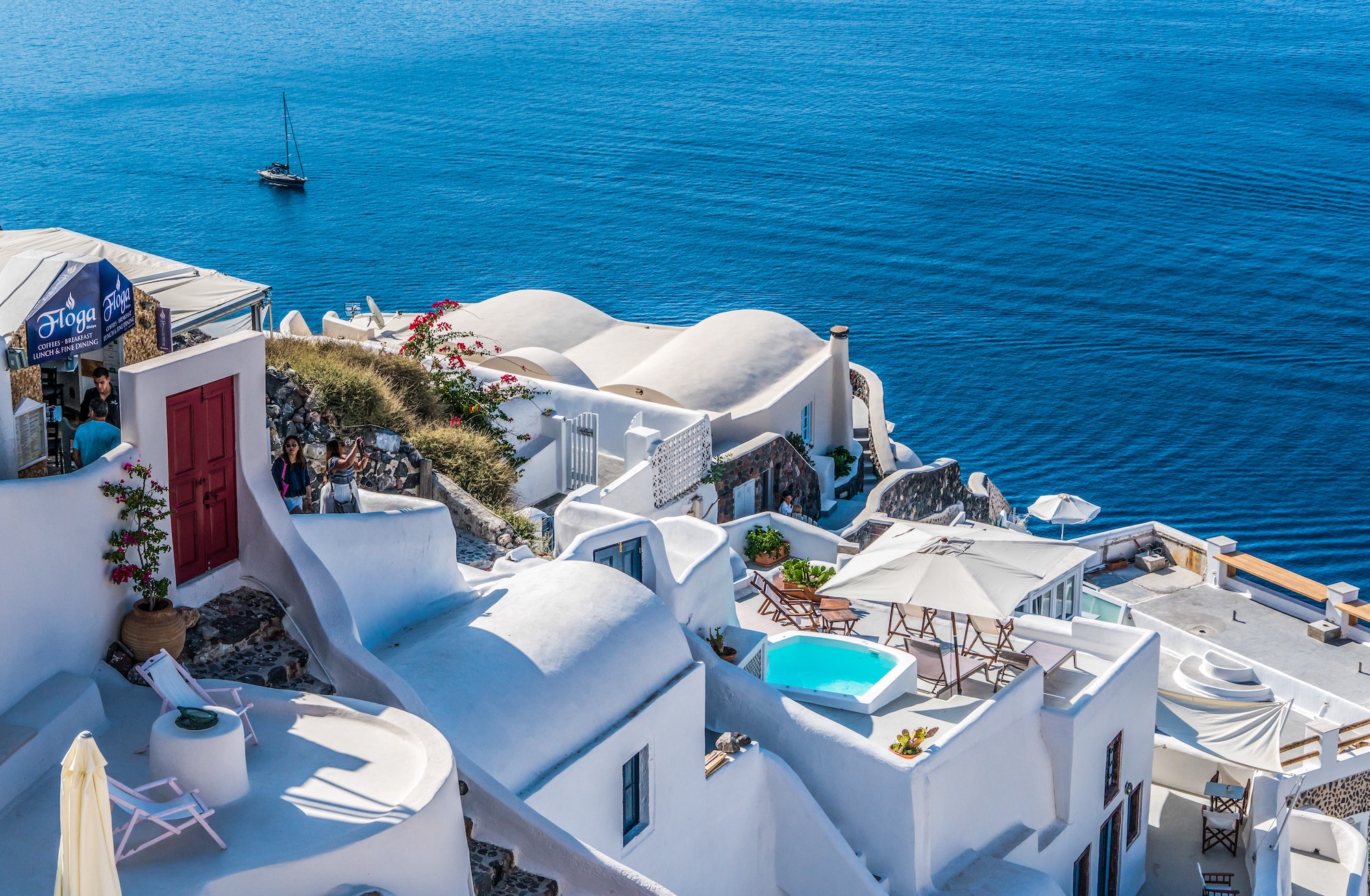 Read more about the article 5 Beautiful Places You Need To Visit In Santorini Greece