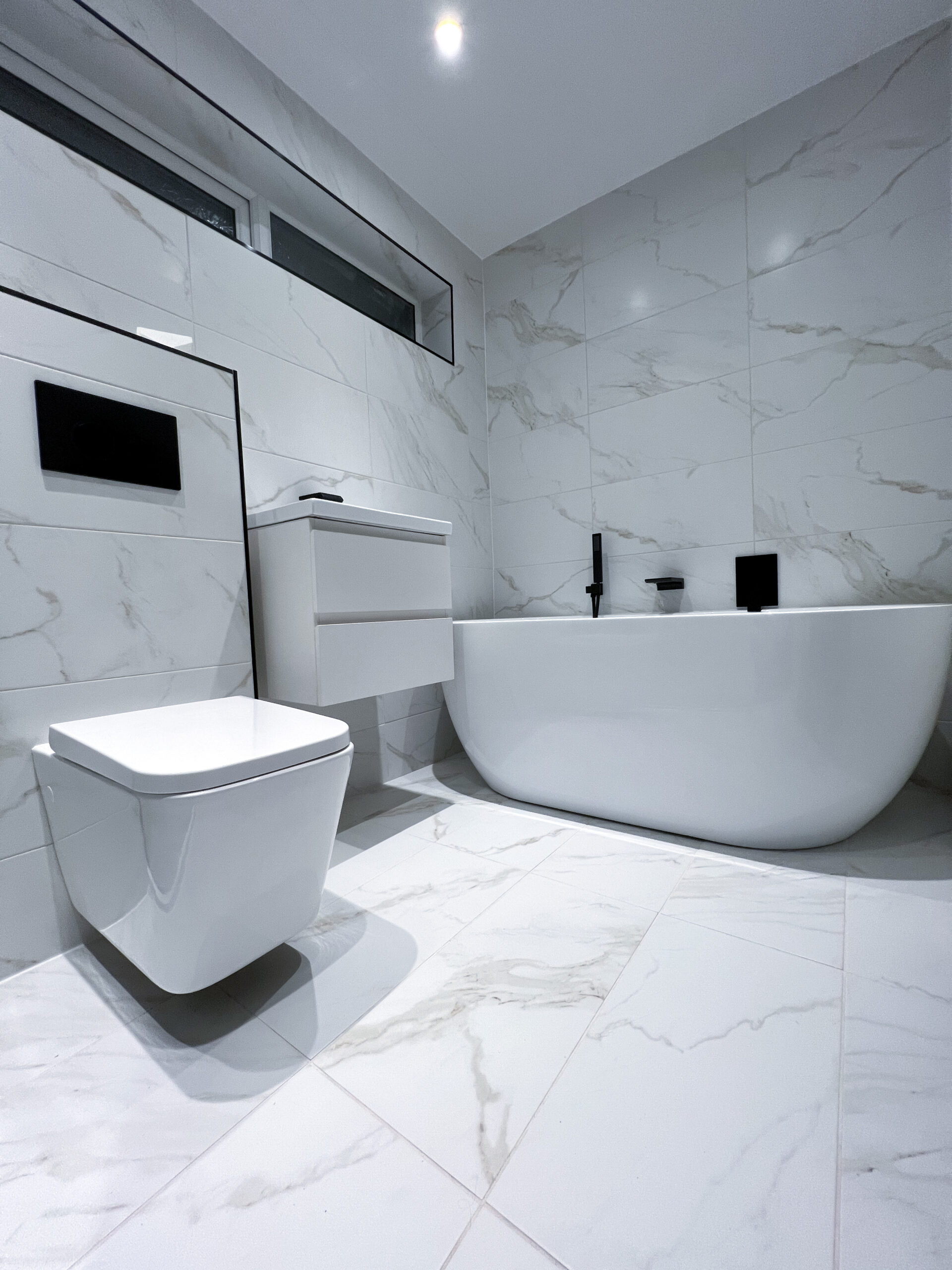 Read more about the article The 6 Benefits of Choosing Modern Bathroom Designs