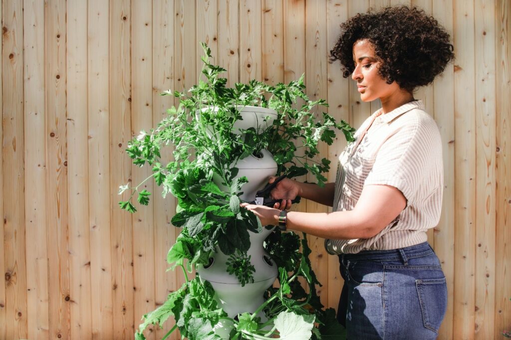 9 of the Best Gardening Attire Accessories for Keen Gardners | Home Interiors | Elle Blonde Luxury Lifestyle Destination Blog | 11 Simple Tips for Leading a Stress-Free Life