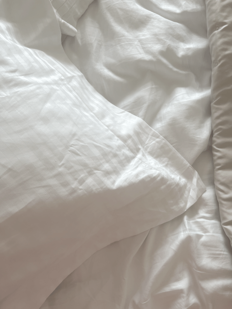 4 Simple tips to recreate luxury hotel bedding in your home 2