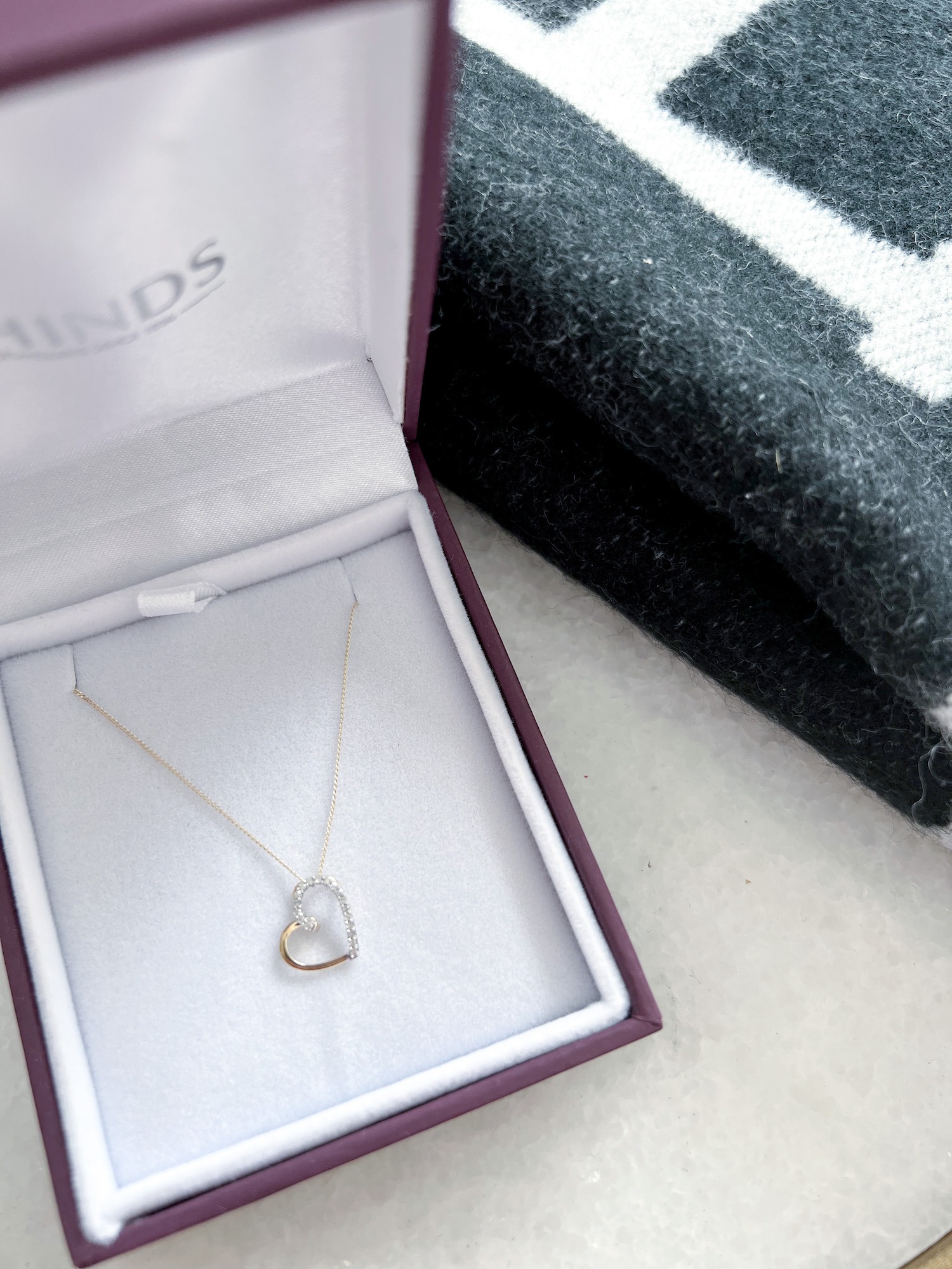3 Tips for choosing a piece of jewellery for a loved one